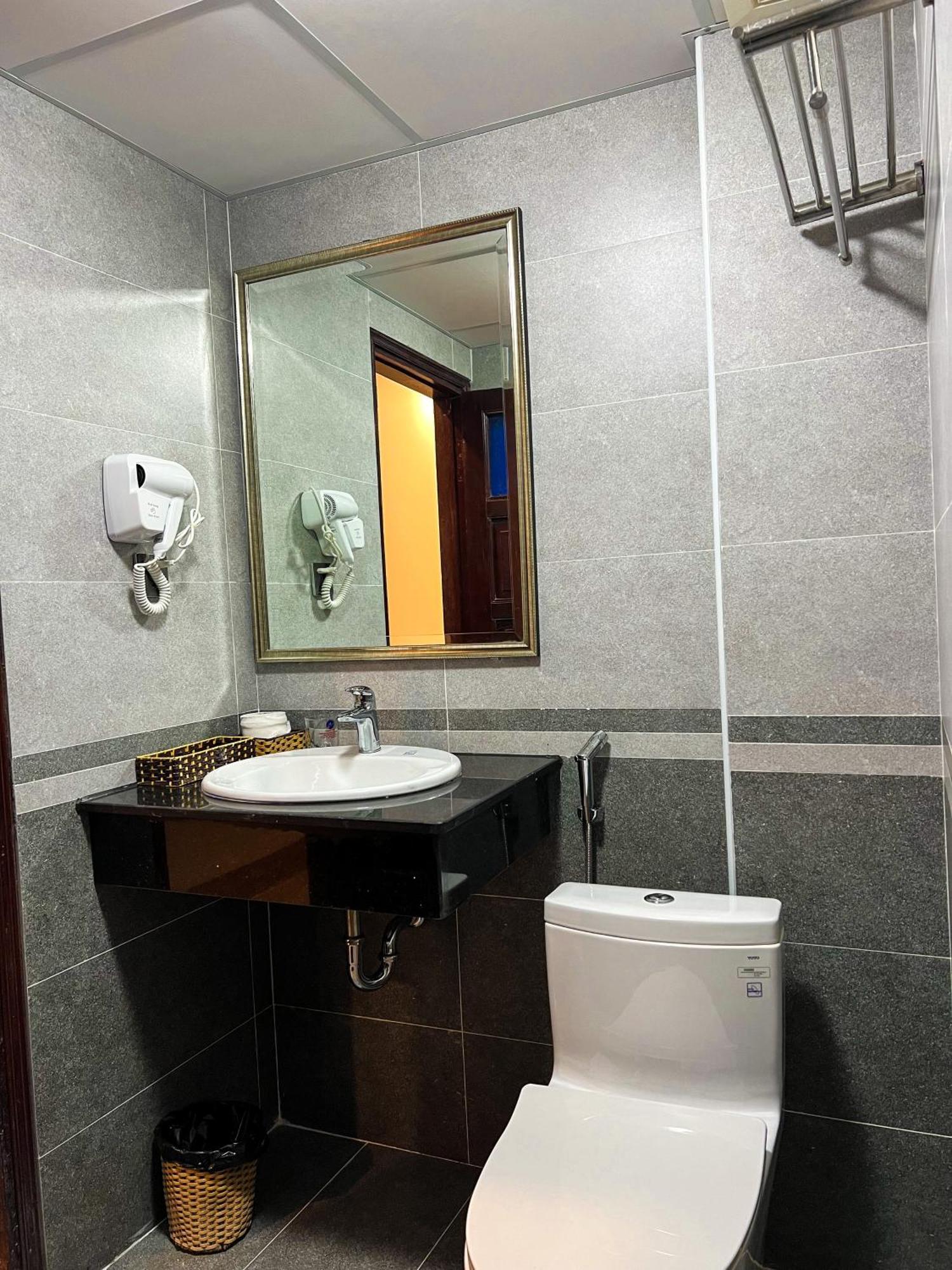 Ven Ho Hotel Hanoi Exteriör bild