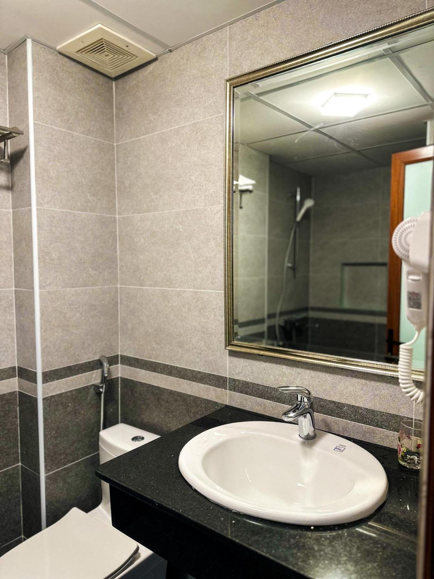 Ven Ho Hotel Hanoi Exteriör bild